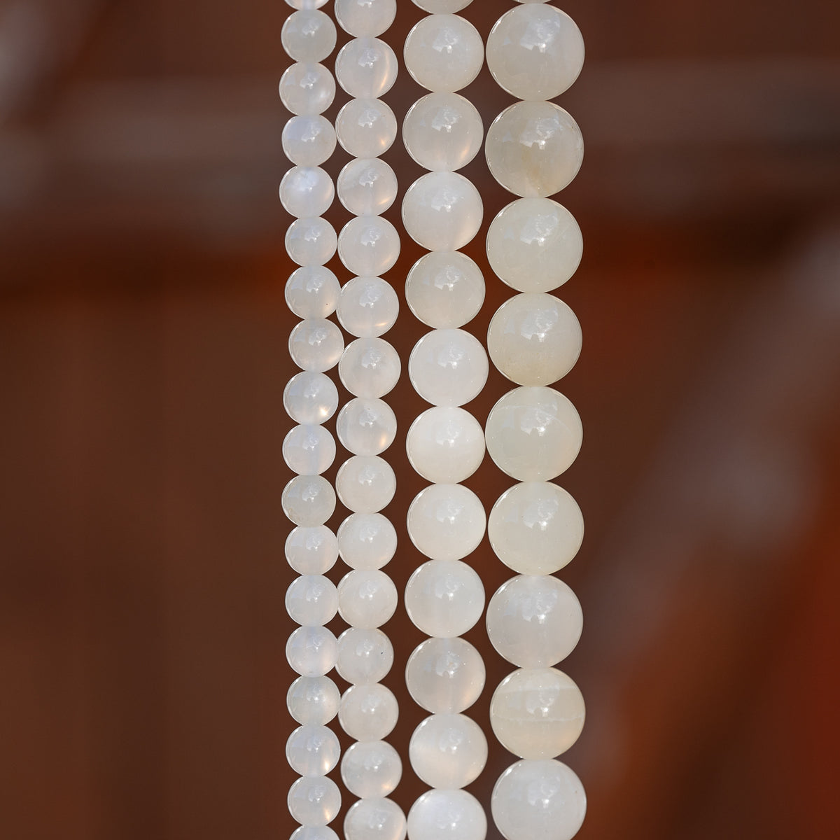 Perles rondes lisses de Pierre de lune blanche de 6,7 à 10 mm au choix  ( Rang, 1/2 rang ou lot )
