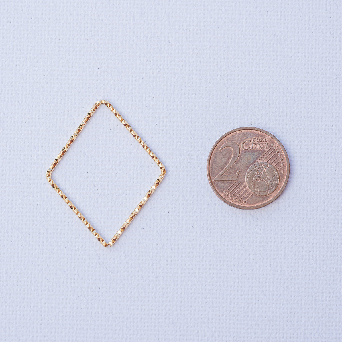 Anneaux connecteurs diamantés losanges en inox plaqué or 18k de 34 mm ( à l&