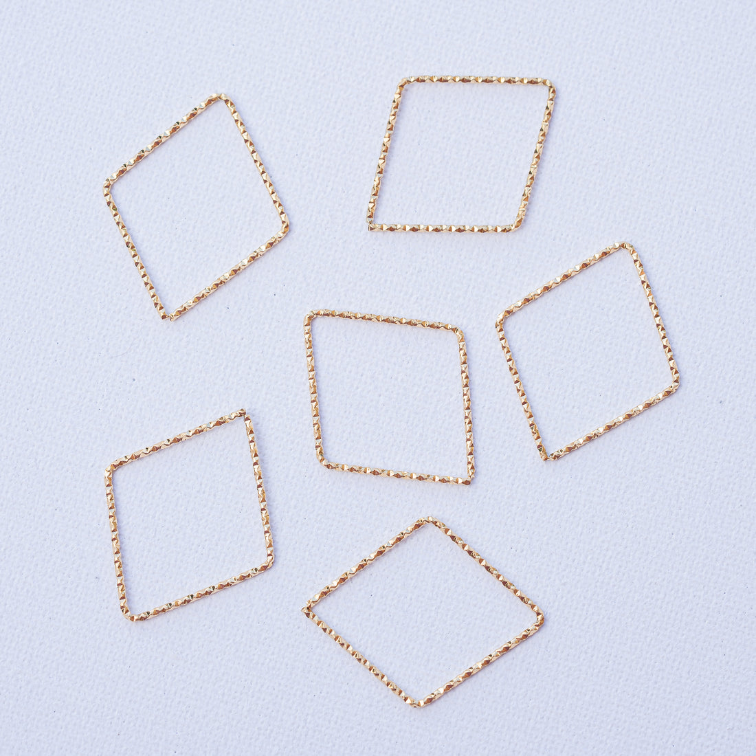 Anneaux connecteurs diamantés losanges en inox plaqué or 18k de 34 mm ( à l&