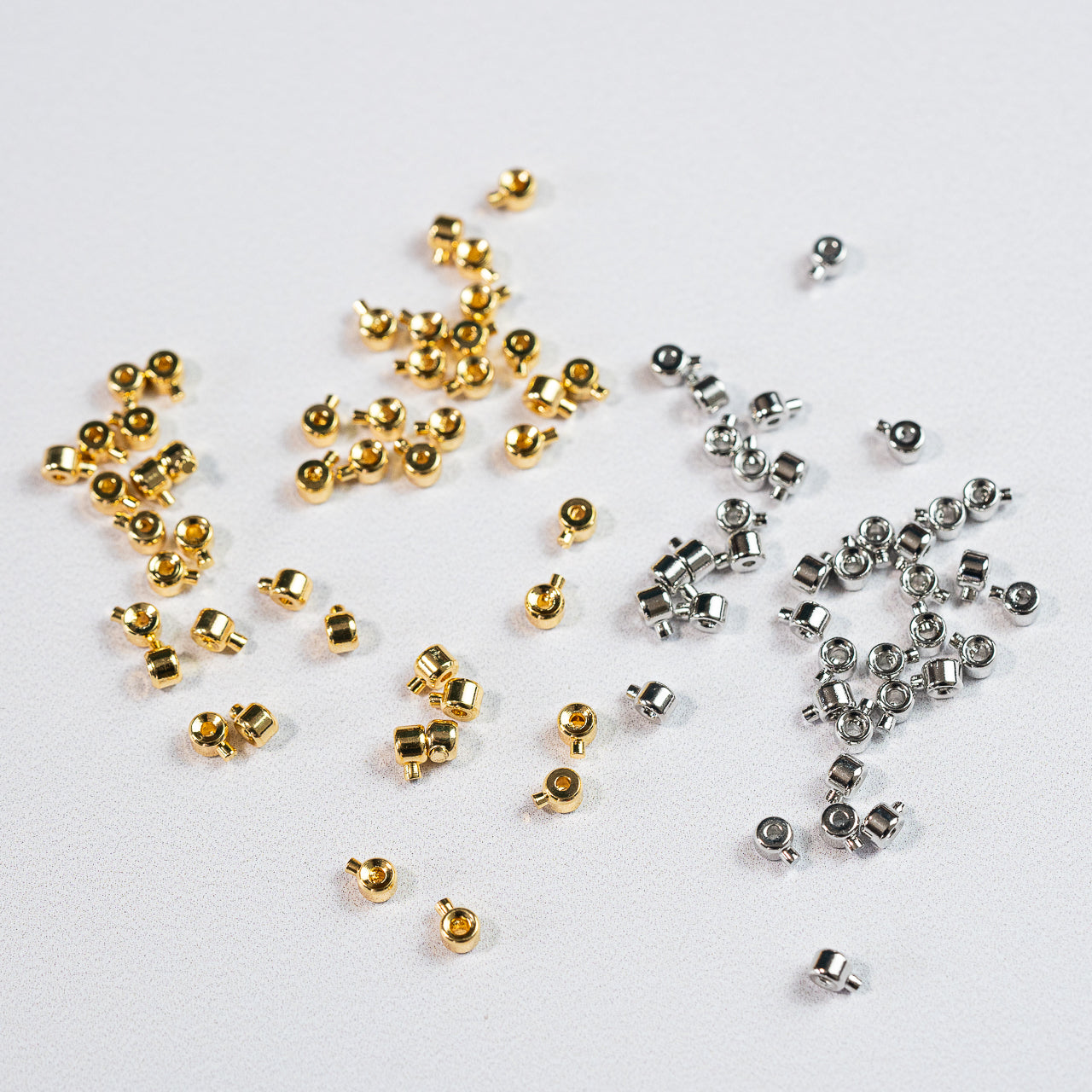 Perles à écraser 2 en 1 bijoux sur câble en laiton plaqué or 18k ou argenté de 3 mm ( lot de 4 )