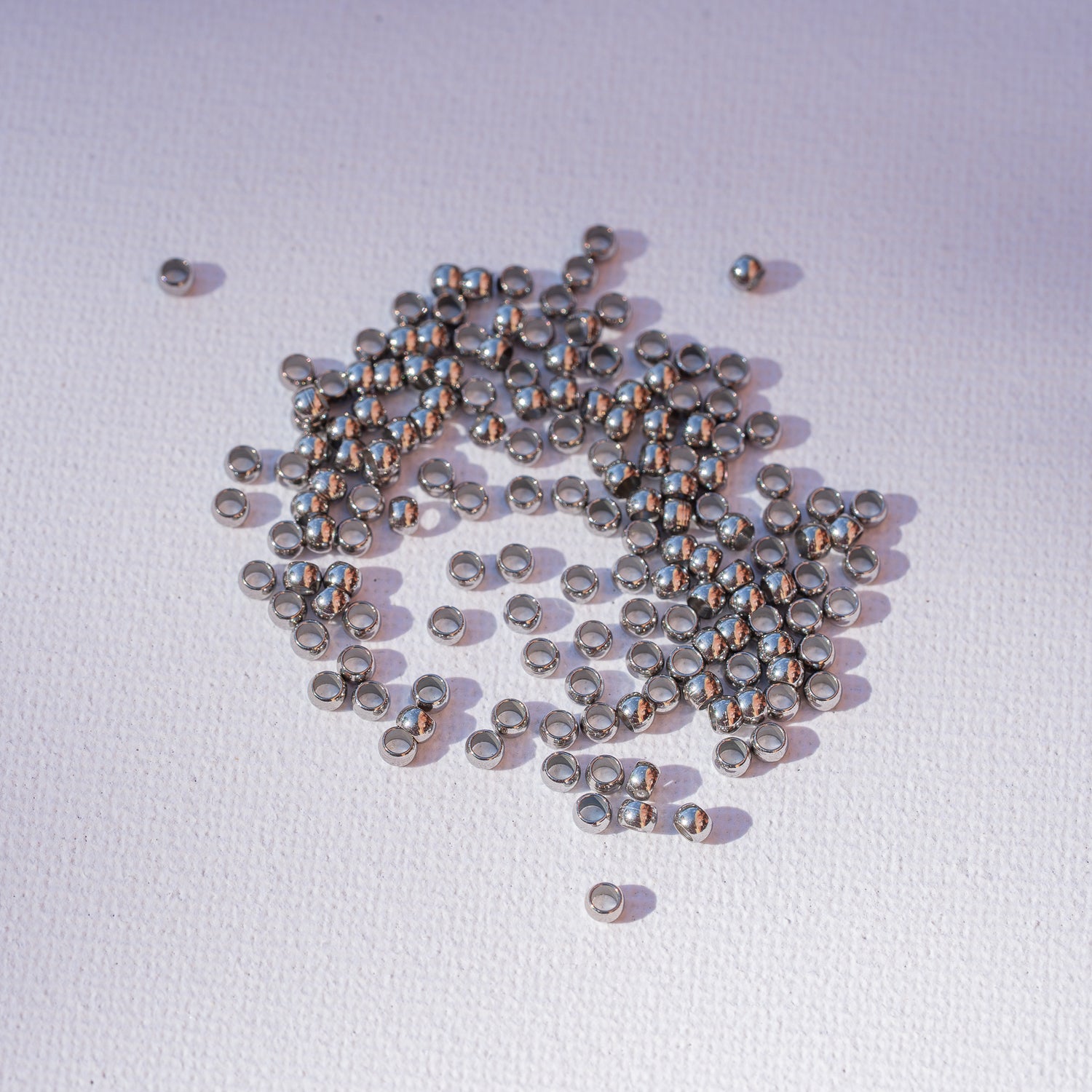 Perles rondelles lisses acier inoxydable couleur acier de 3 x 2 mm ( lot de 10 )