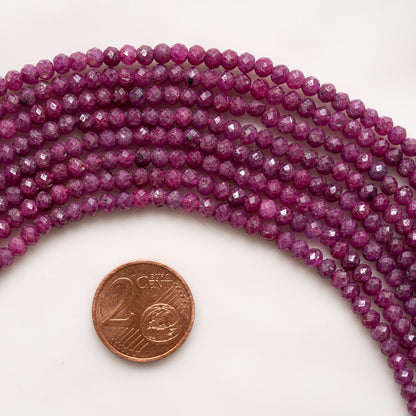 Perles rondelles facettes de Rubis de 3,8 mm ( 1/2 rang de env 68 perles )