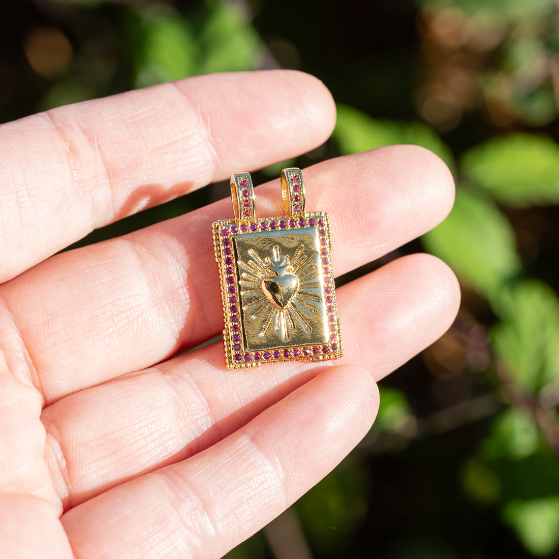 Breloques rectangle Ex Voto en laiton plaqué or 18k et zirconium rose de 28 mm ( à l&