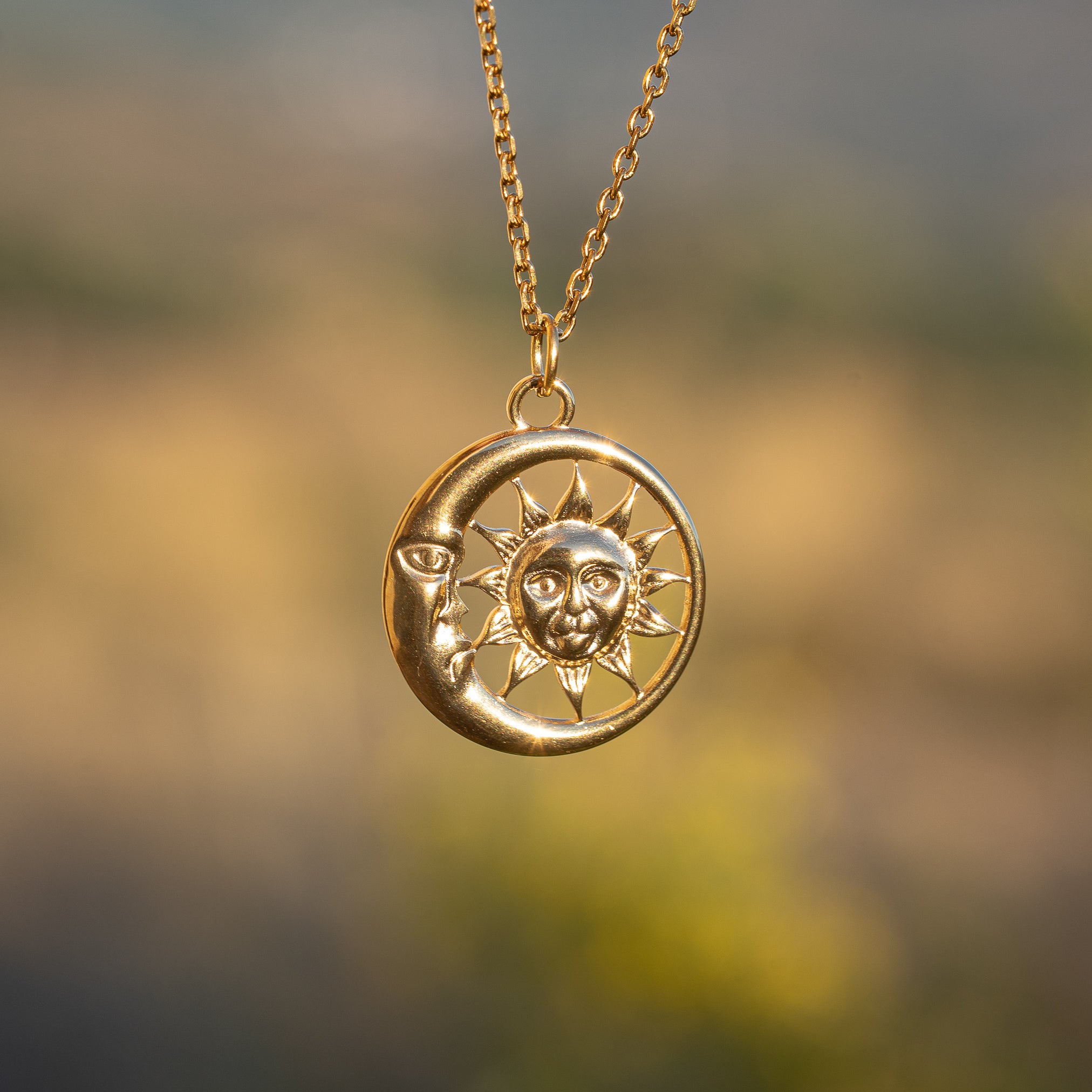 Breloques lune/soleil en acier inoxydable plaqué or 18k de 28 mm ( à l&
