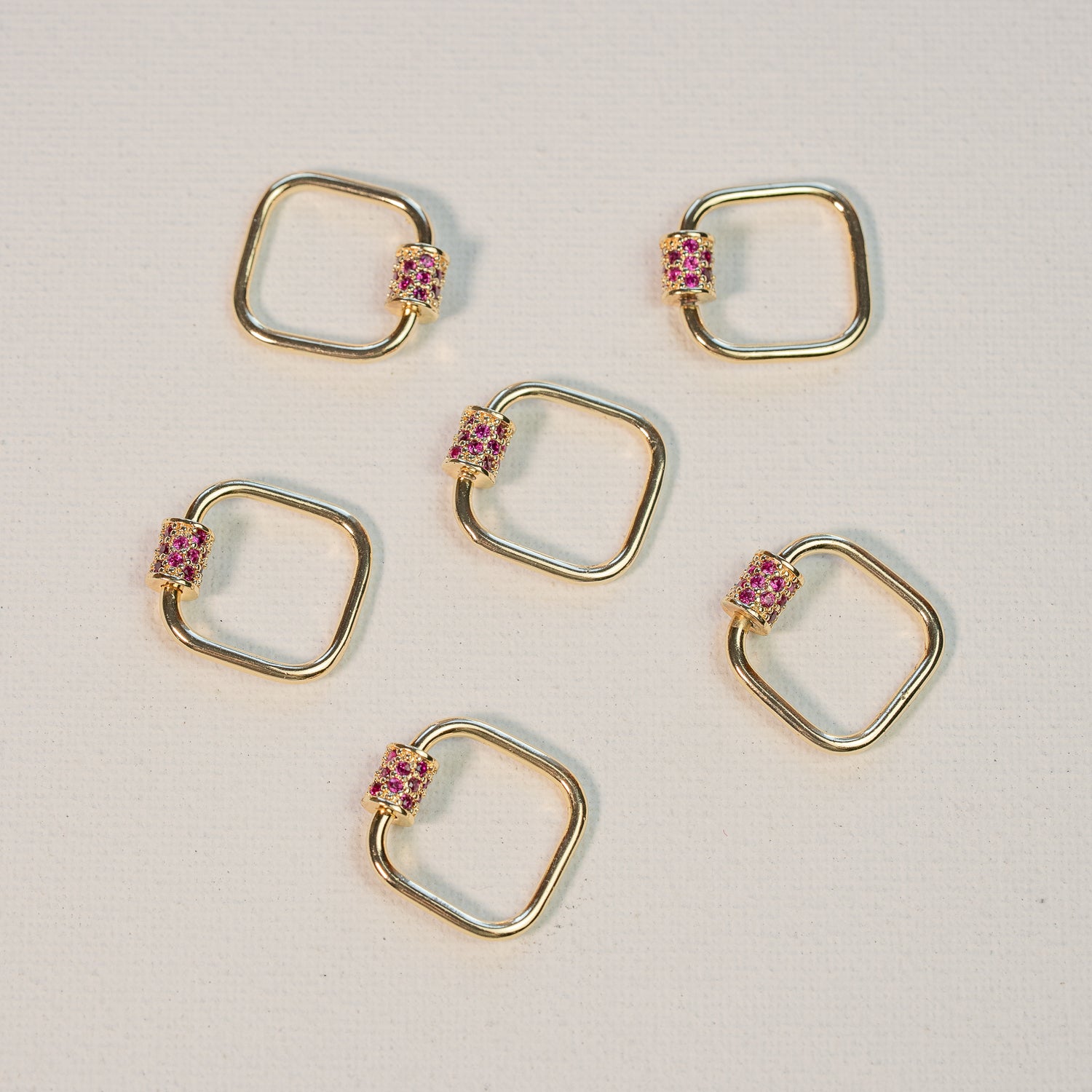 Fermoir mousqueton à vis carré en laiton plaqué or 18k et zirconium rose de 20 mm ( à l&
