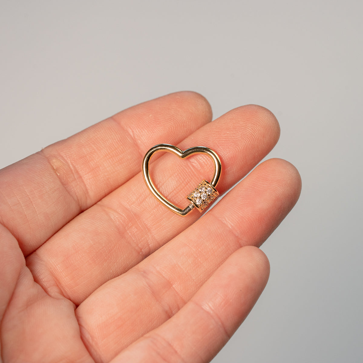 Fermoir mousqueton à vis coeur en laiton plaqué or 18k et zirconium de 20 mm ( à l&