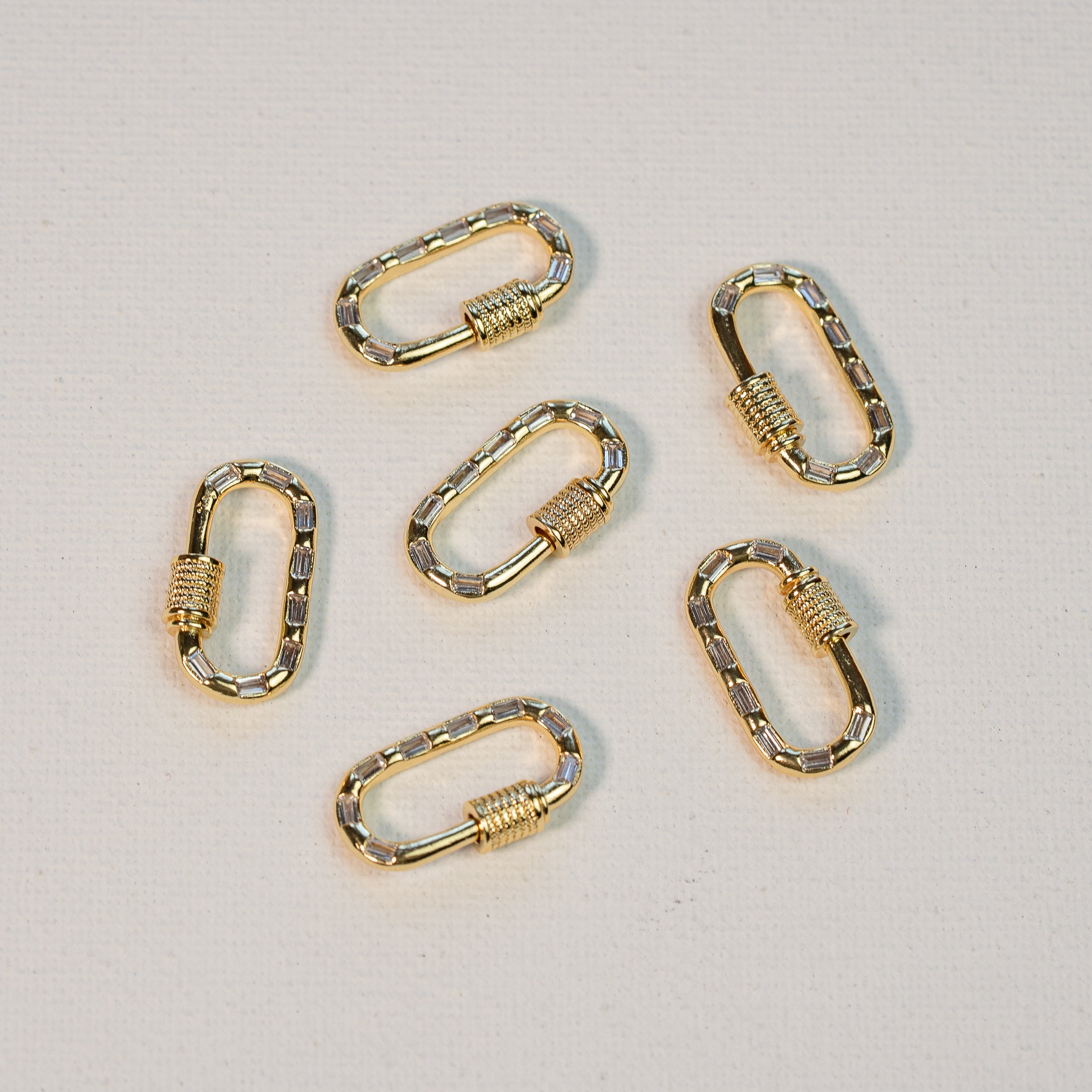 Fermoir mousqueton à vis ovale en laiton plaqué or 18k et zirconium transparent de 23,5 mm ( à l&