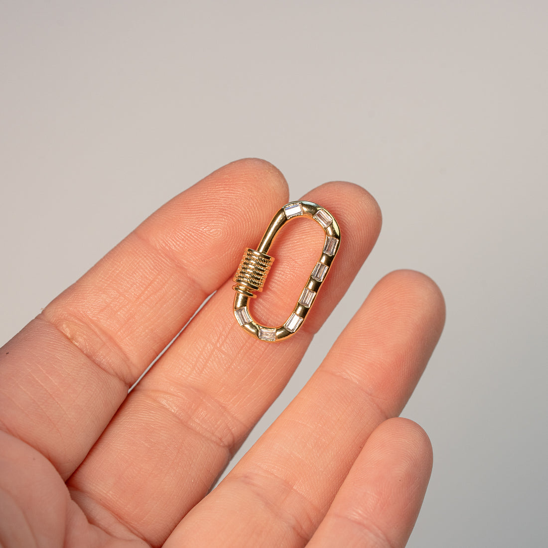 Fermoir mousqueton à vis ovale en laiton plaqué or 18k et zirconium transparent de 23,5 mm ( à l&