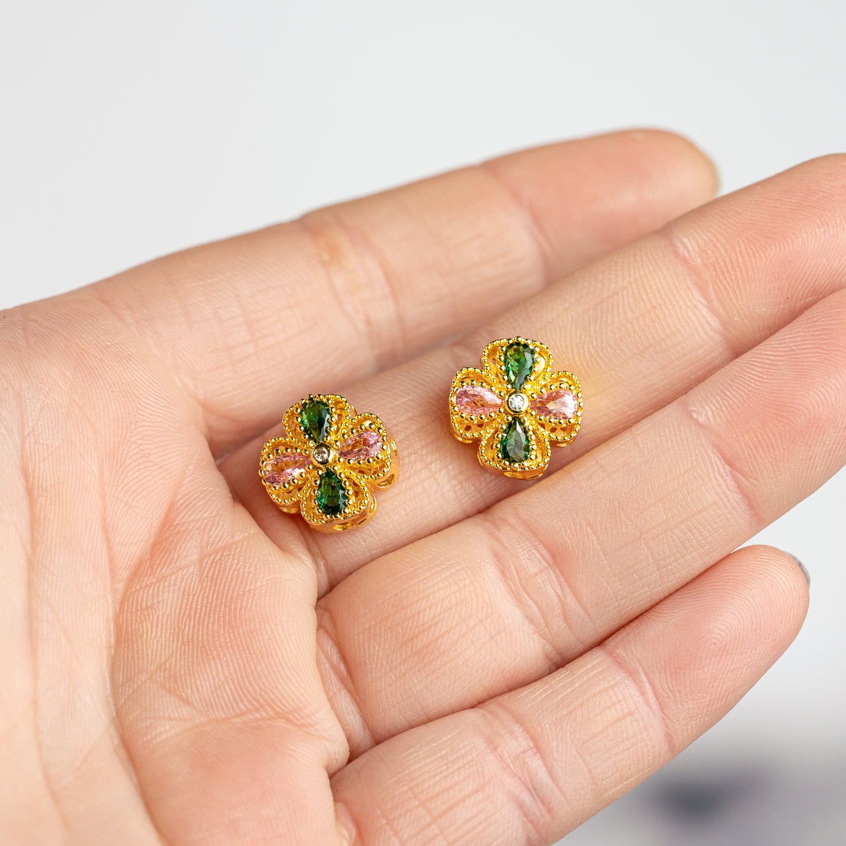 Perles " bijoux " fleur en laiton plaqué or 18k et zirconium de 13,5 mm ( à l&