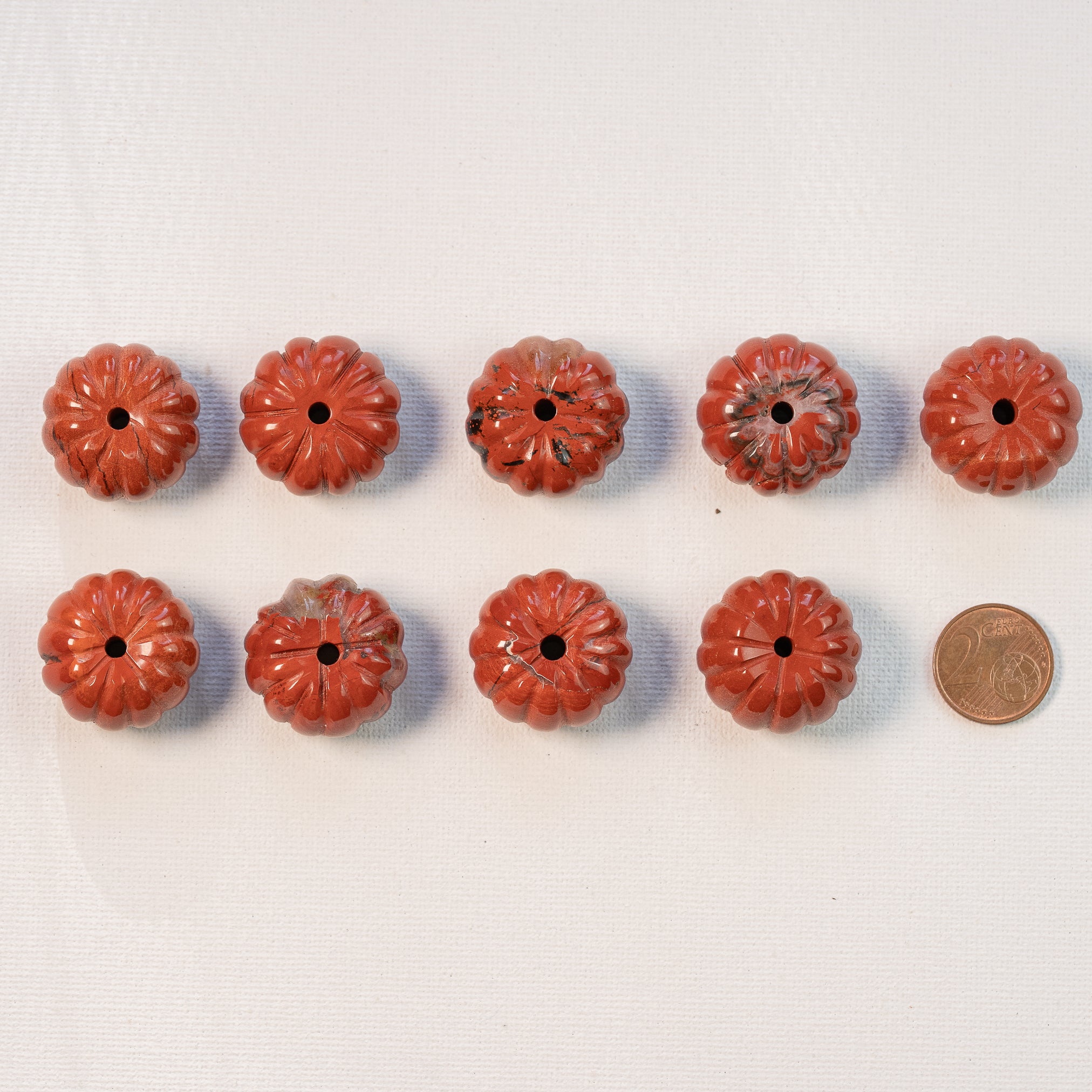 Grosses perles citrouilles sculptées en jaspe rouge de 25 x 18 mm au choix ( à l&