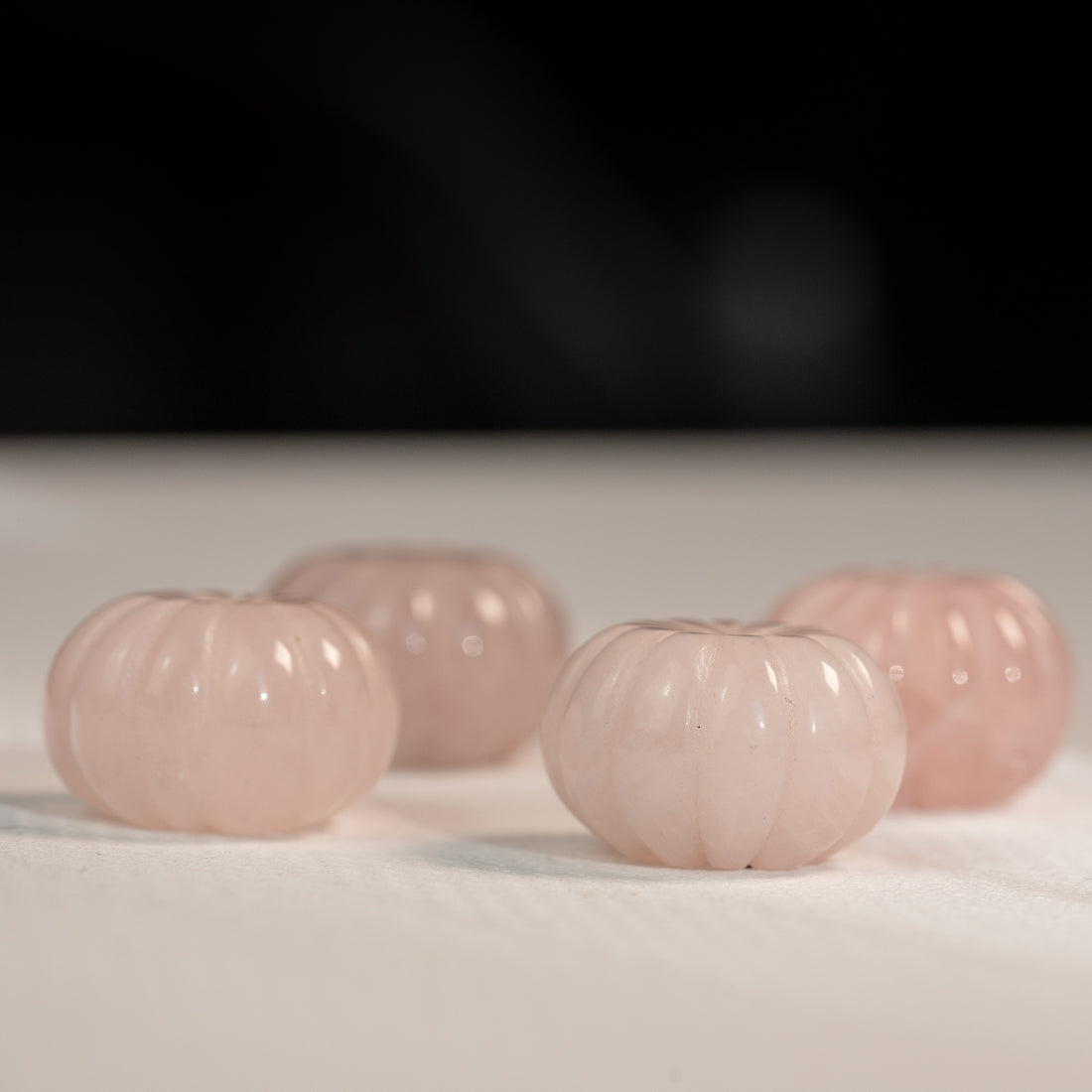 Grosses perles citrouilles sculptées en Quartz rose de 25 x 18 mm ( à l&