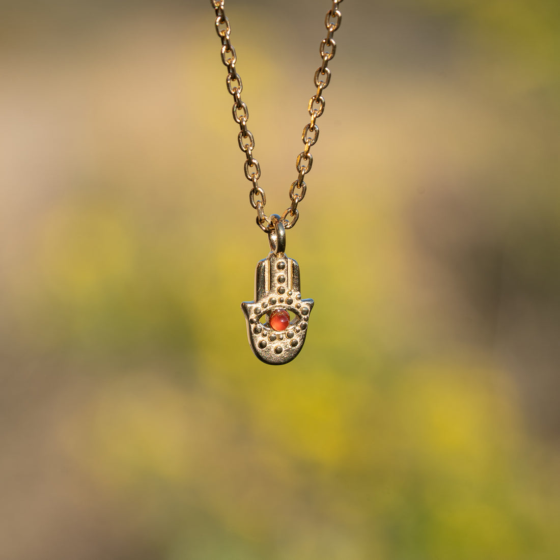 Breloques main Hamsa en acier inox plaqué or 14k et Cornaline de 16,5 mm ( à l&
