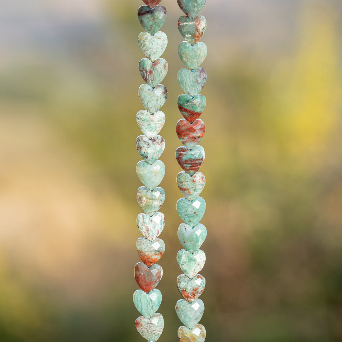 Perles coeur facettes de Chrysocolle de 8 mm ( lot de 2 perles )