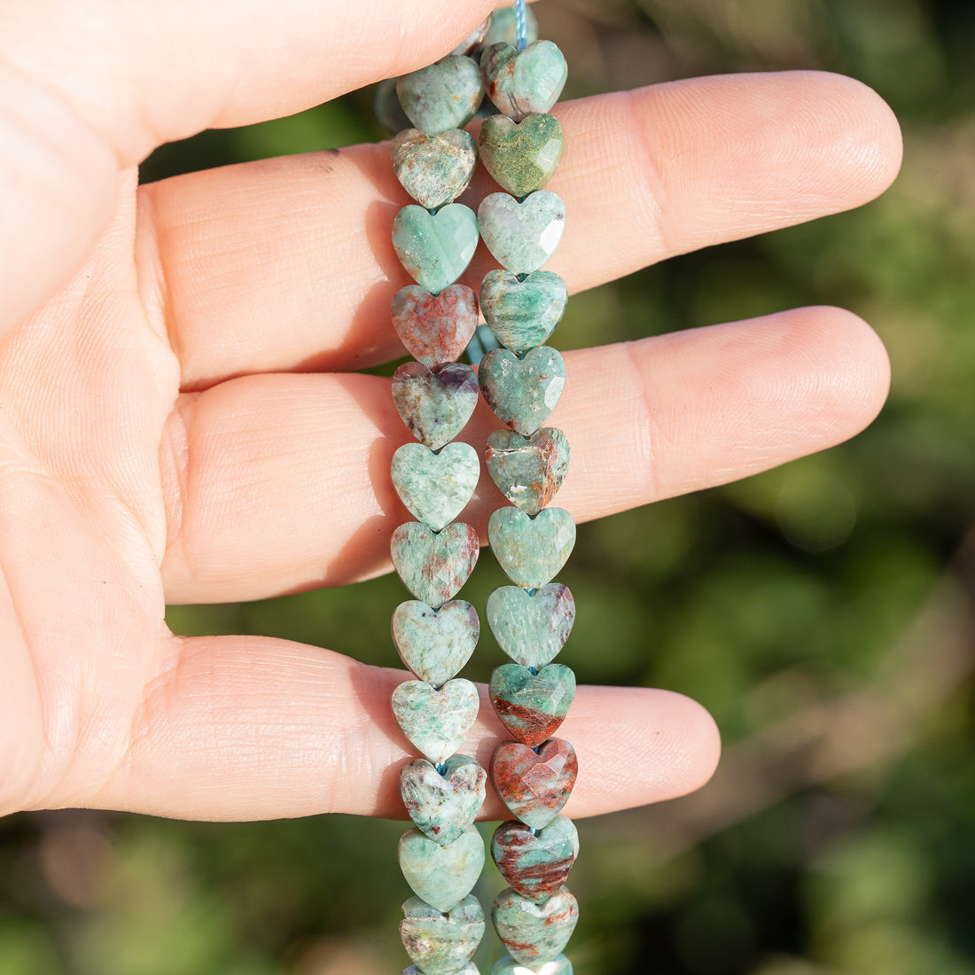 Perles coeur facettes de Chrysocolle de 8 mm ( lot de 2 perles )