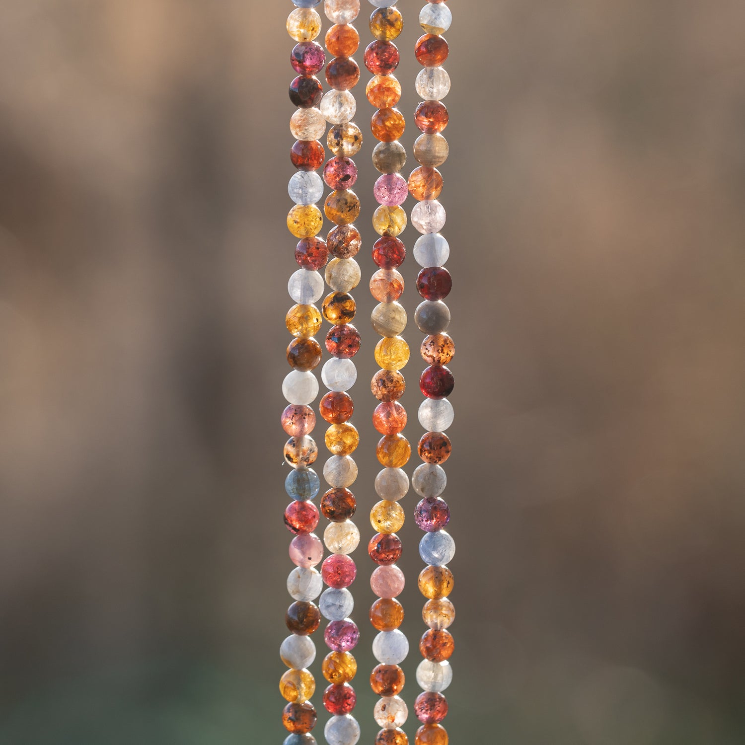 Perles rondes lisses de Saphir multicolore 🍁 de 4,5 mm ( rang de env 94 perles )