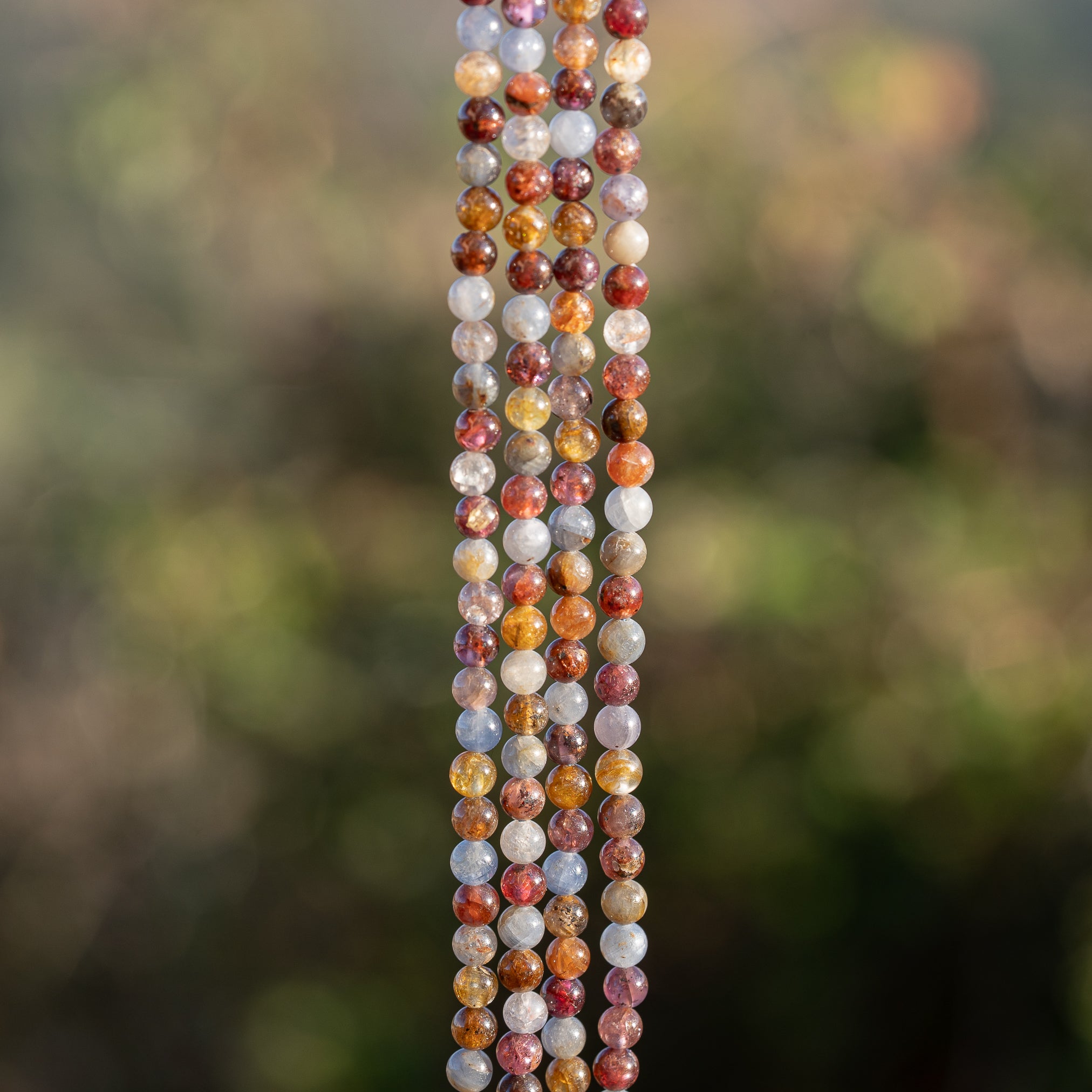 Perles rondes lisses de Saphir multicolore 🍁 de 4,5 mm ( rang de env 94 perles )