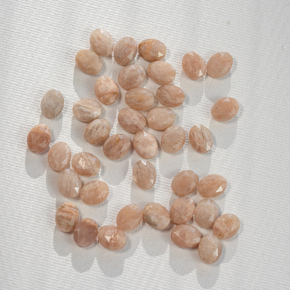 Perles ovales facettes de Pierre de lune rose de 8 mm (à l&