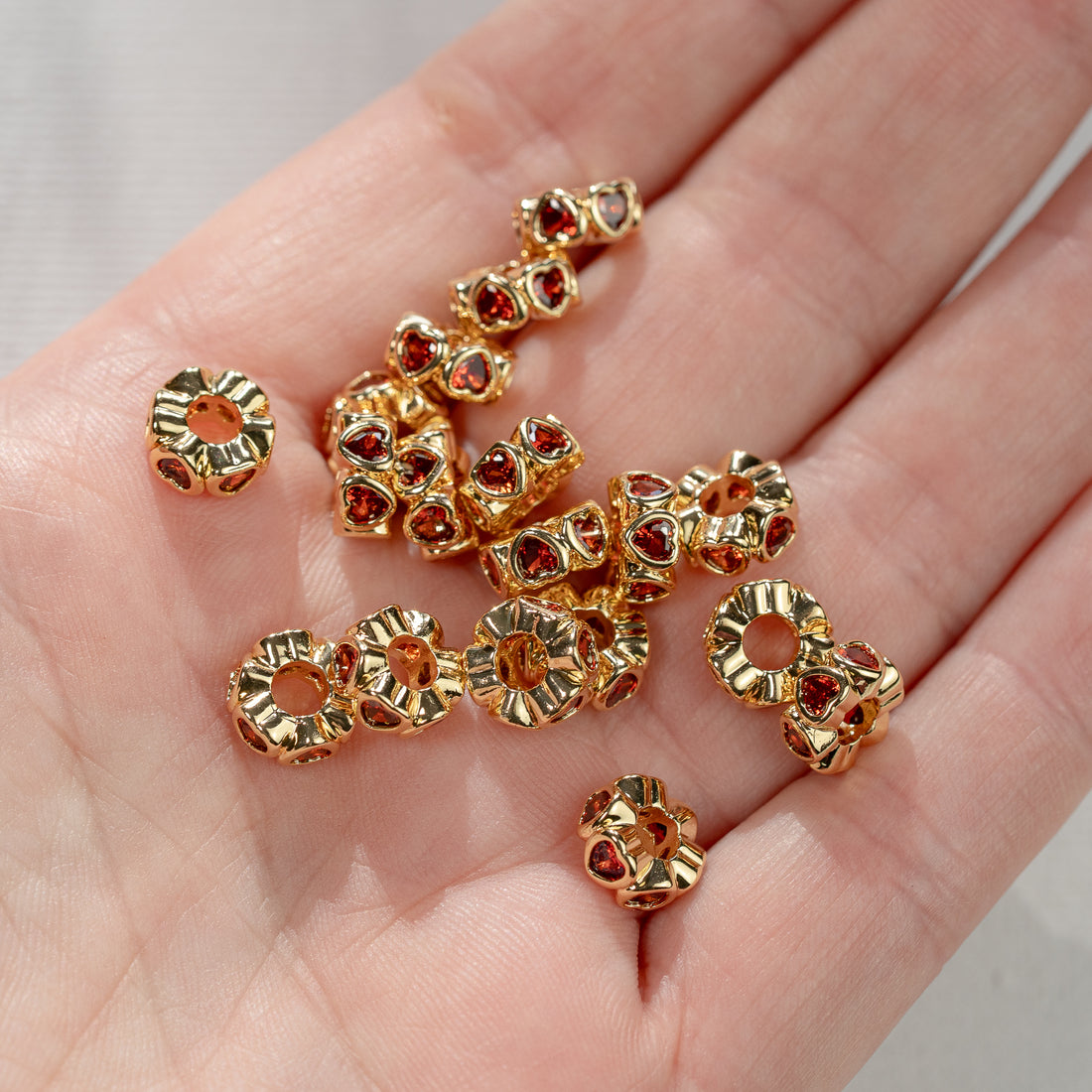 Perles rondelles en laiton plaqué or 18k et ♡ zirconium orange de 8 x 3,5 mm ( à l&