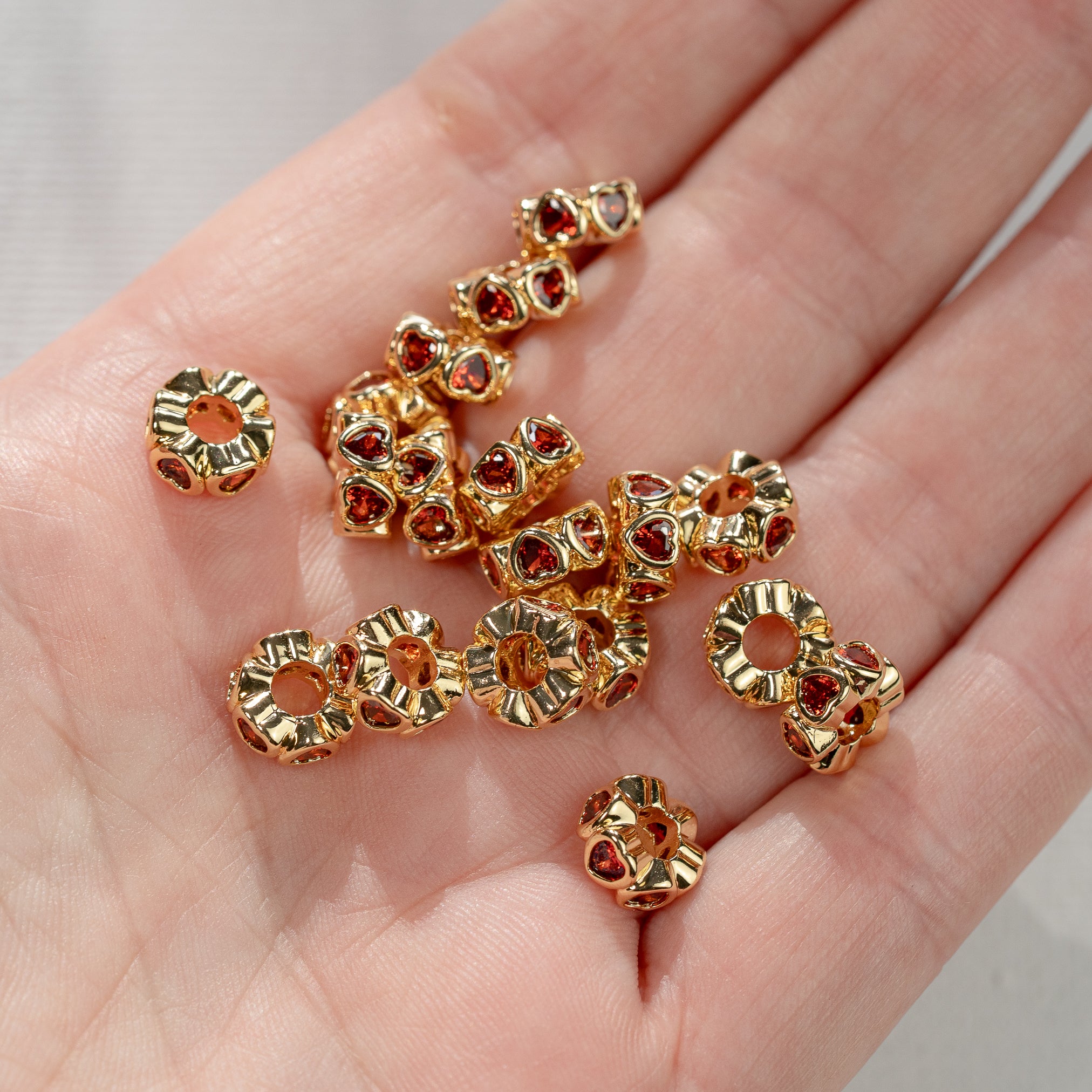 Perles rondelles en laiton plaqué or 18k et ♡ zirconium orange de 8 x 3,5 mm ( à l&