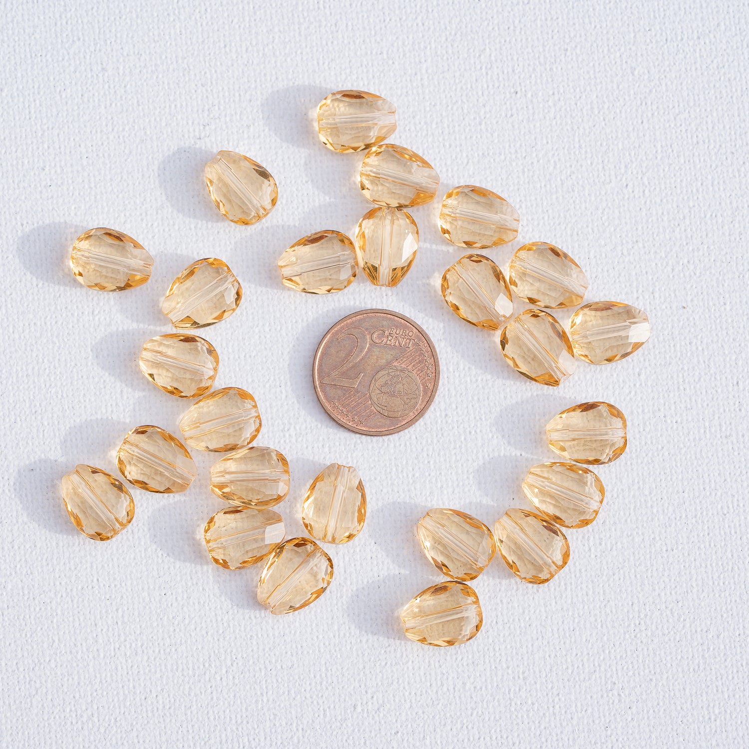 Perles gouttes facettes en verre K9 jaune Citrine de 11,5 x 9,5 mm ( lot de 2 )