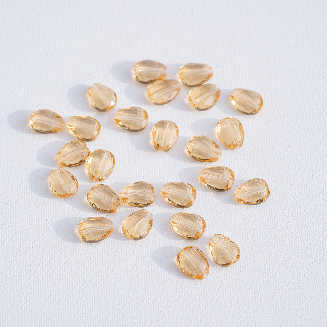 Perles gouttes facettes en verre K9 jaune Citrine de 11,5 x 9,5 mm ( lot de 2 )