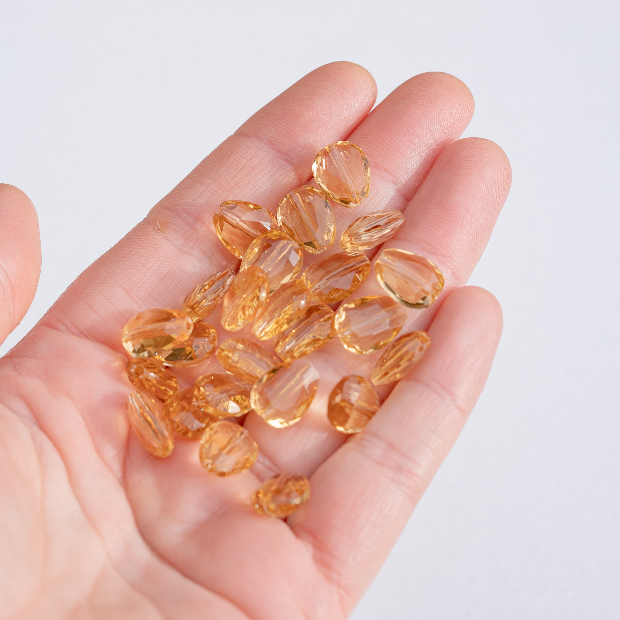 Perles gouttes facettes en verre K9 jaune Citrine de 11,5 x 9,5 mm ( lot de 2 )