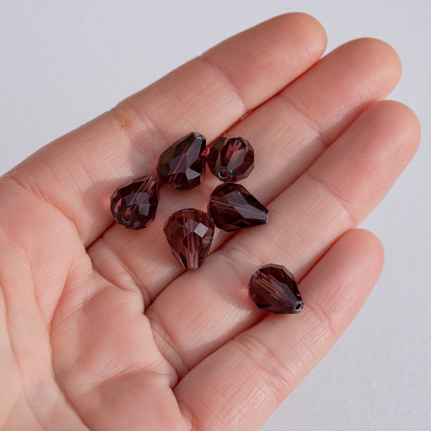 Perles gouttes facettes en verre K9 pourpre de 12 x 9,5 mm ( lot de 2 )