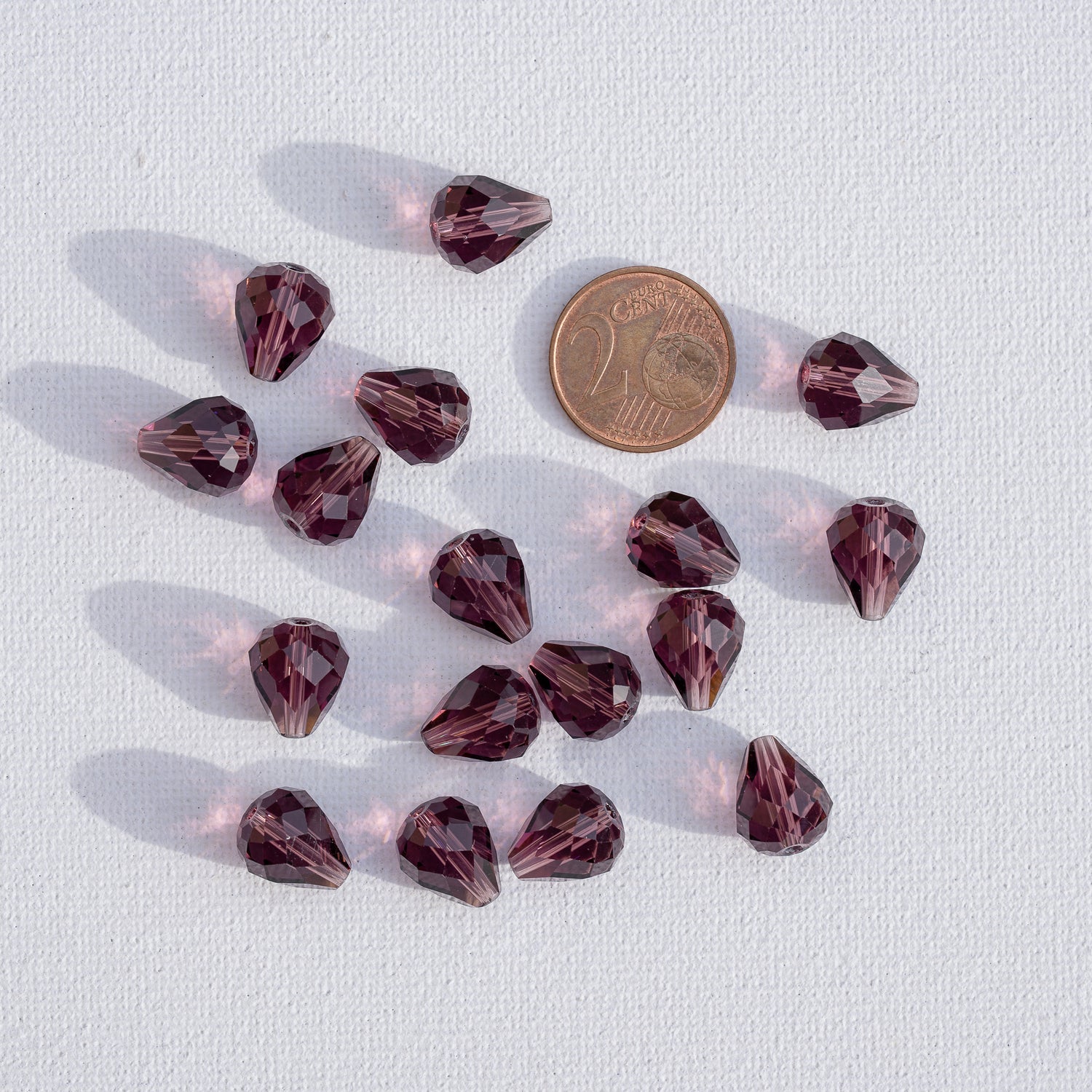 Perles gouttes facettes en verre K9 pourpre de 12 x 9,5 mm ( lot de 2 )
