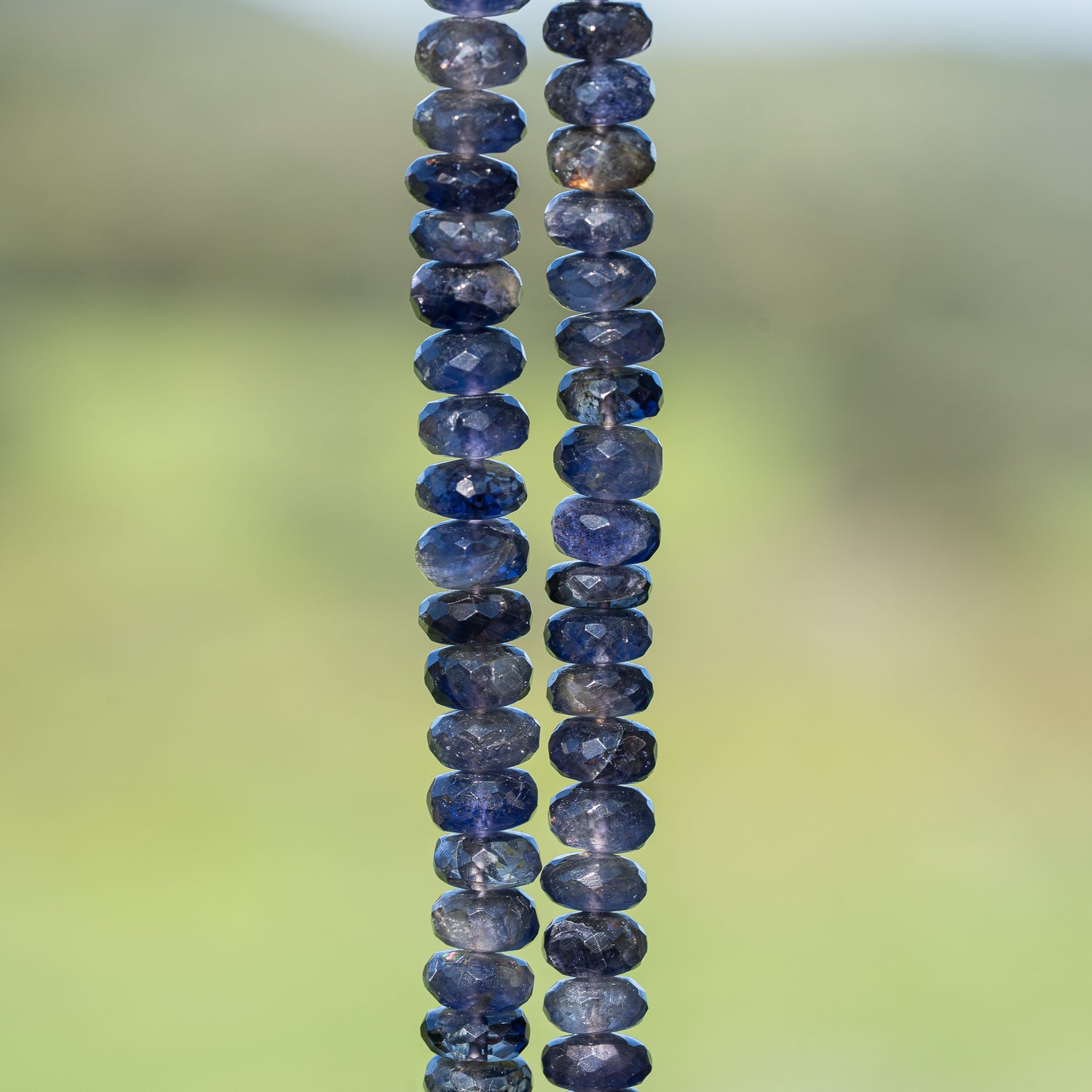 Fil complet de perles rondelles facettes de Iolite de env 6/7,5 mm de 22,5 cm