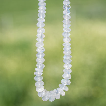 Perles rondelles facettes de Labradorite blanche de env 5,5 à 10  mm ( lot de 2 ou 4 )