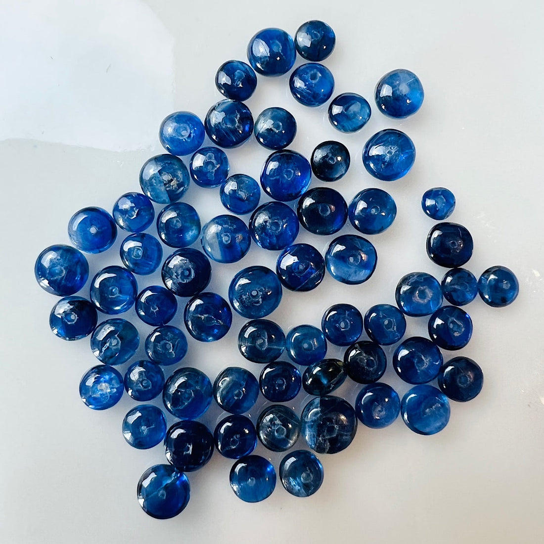 Perles rondelles lisses AA de Cyanite bleue de 3/4 mm ( lot de 4 )