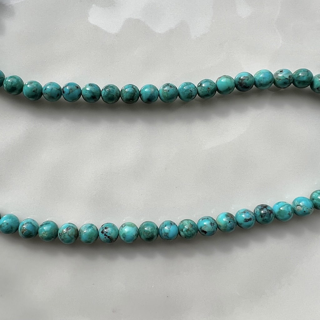 Perles rondes lisses en Turquoise stabilisée de 6 mm ( lot de 6 )