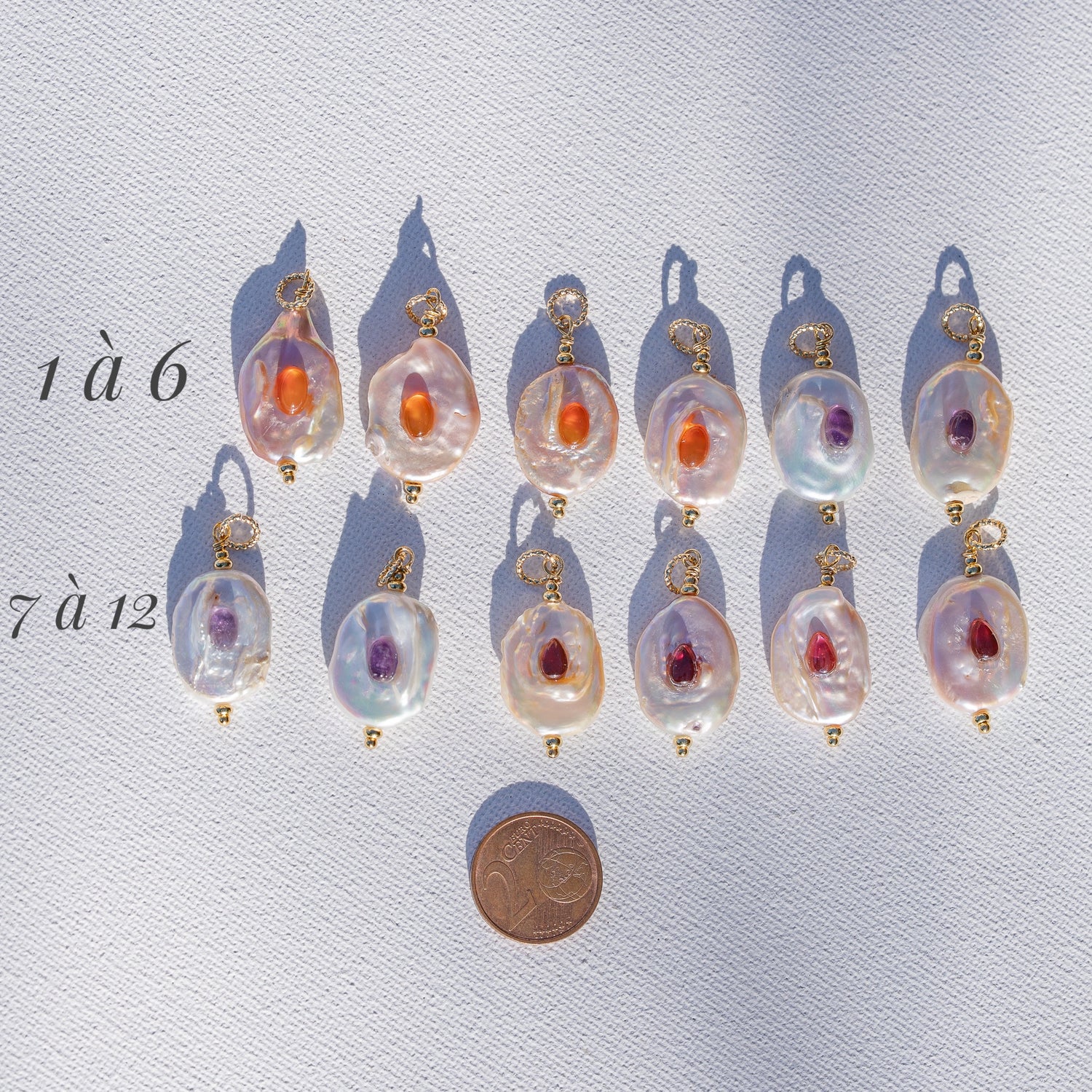 Pendentifs en perles ovales Keshi, cabochons pierres au choix et laiton plaqué or de env 30 mm ( à l&