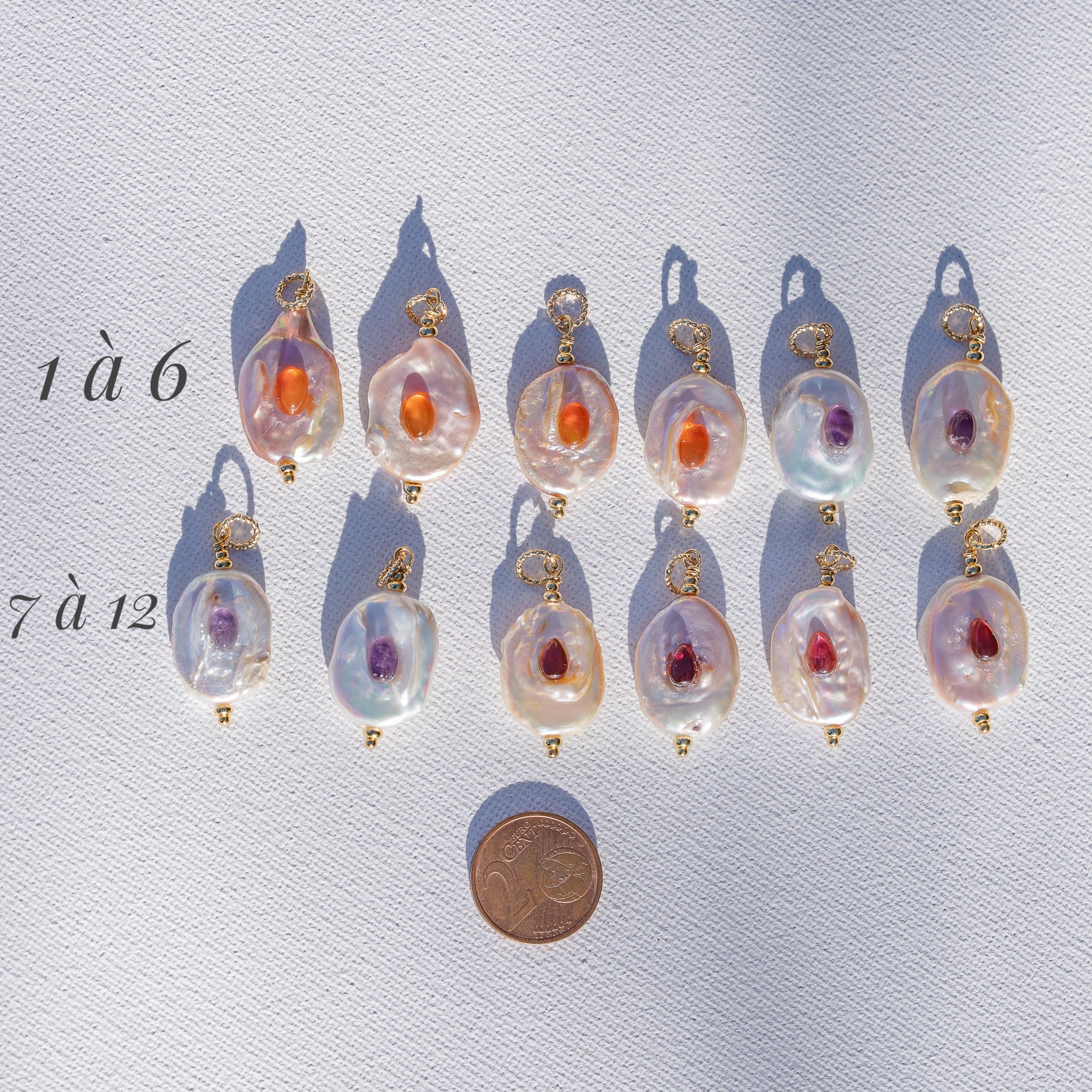 Pendentifs en perles ovales Keshi, cabochons pierres au choix et laiton plaqué or de env 30 mm ( à l&