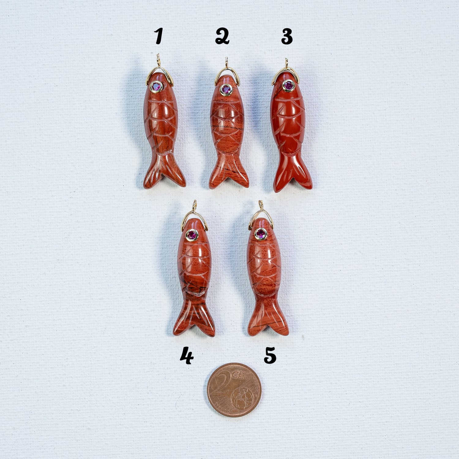 Pendentif poissons en Jaspe rouge, laiton et zirconium rose de 45 mm ( à l&