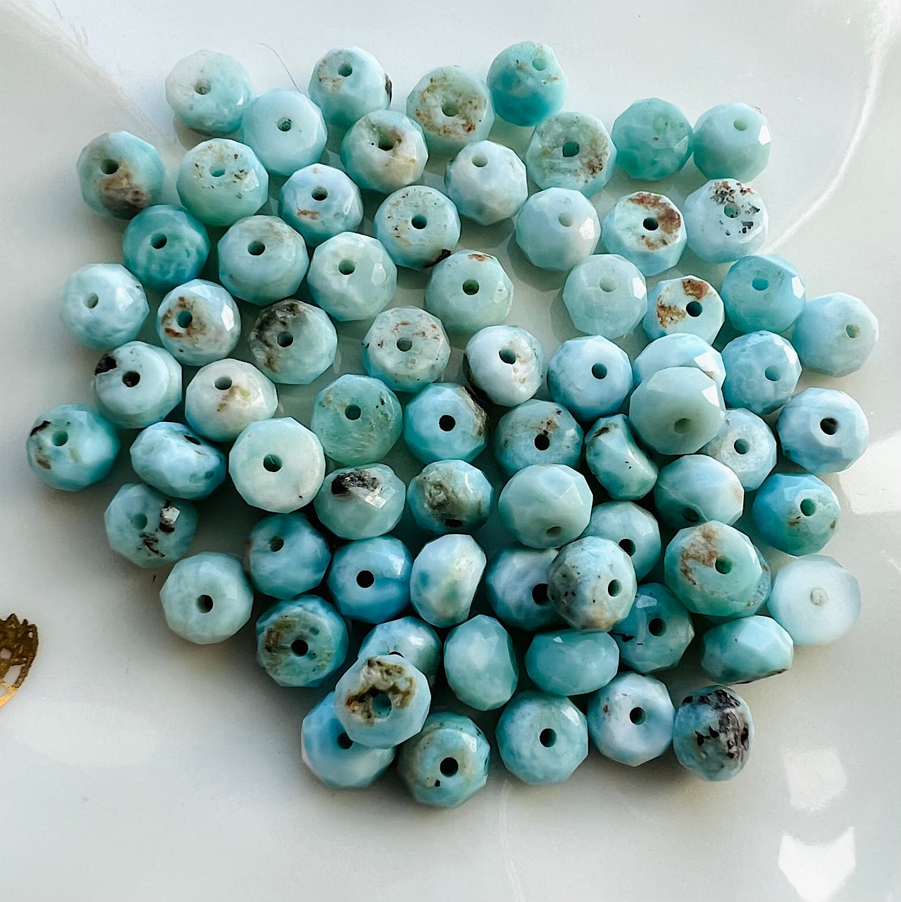 Perles rondelles facettes de Larimar de 5 mm ( lot de 10 )